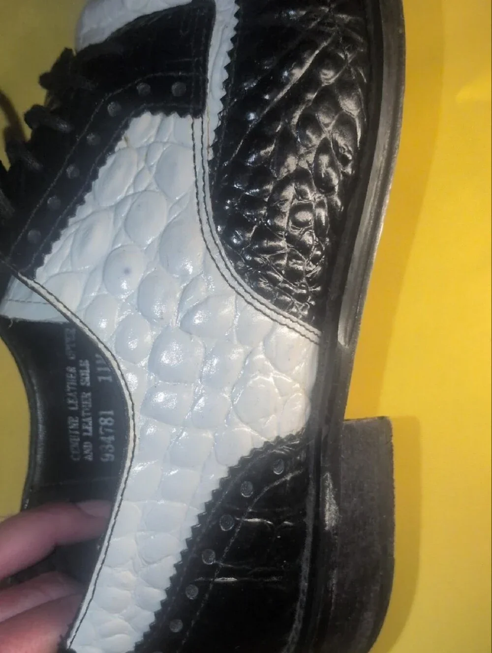 Vintage Giorgio Brutini Black & White Men's Two-Tone Wingtip Dress Shoes